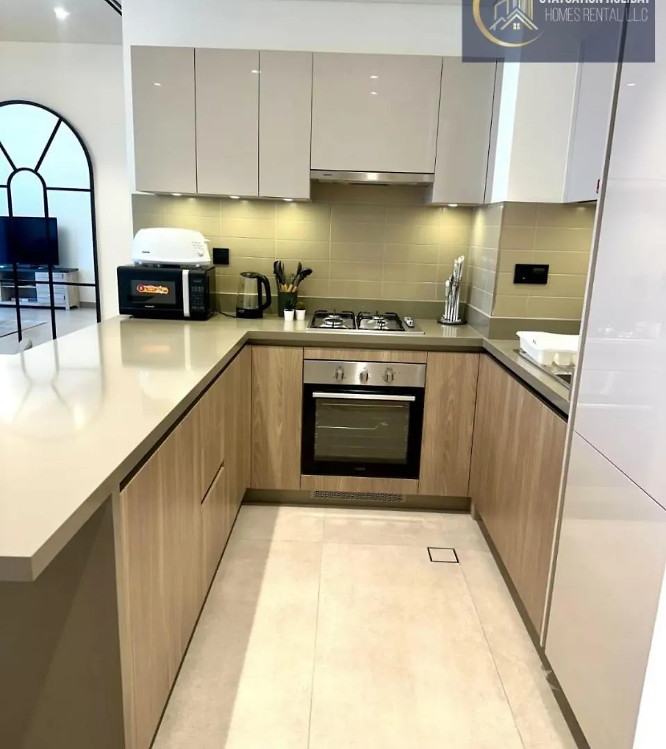 Stylish 1Br Lavish Living Waves Grande Apartment Dubai