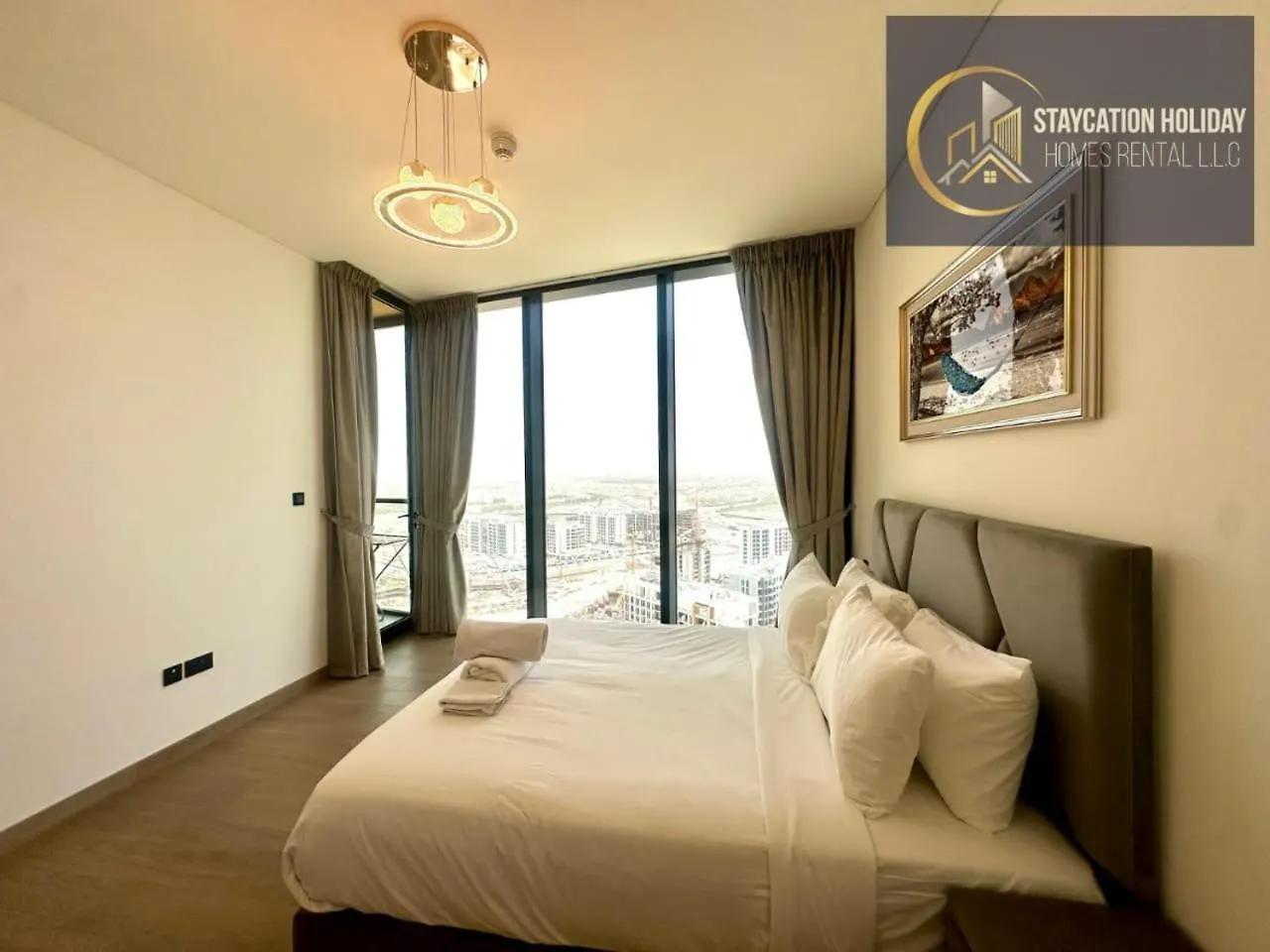 Stylish 1Br Lavish Living Waves Grande Apartment Dubai