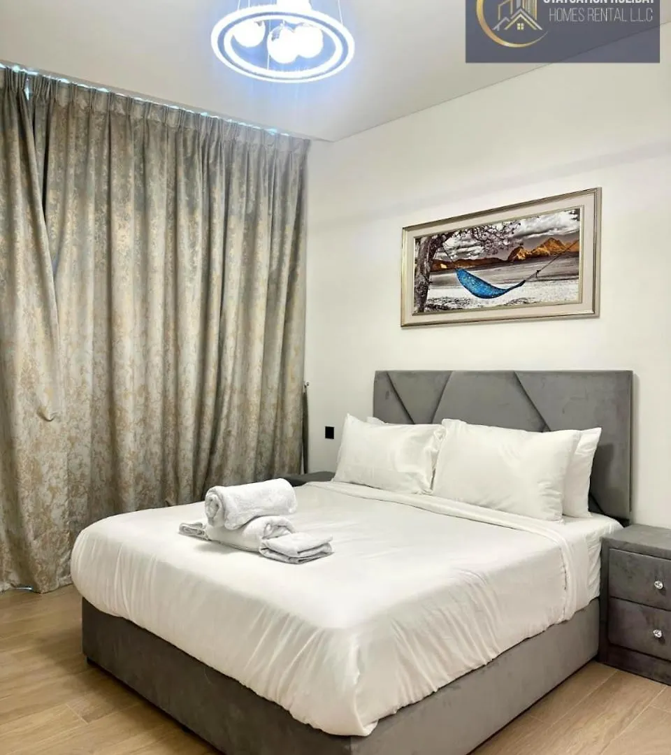 Stylish 1Br Lavish Living Waves Grande Apartment Dubai